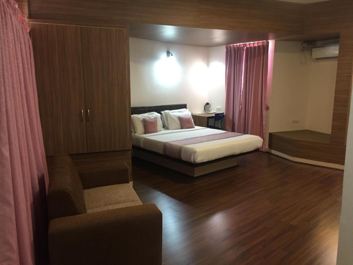 Hotel Grand Bee Бенґалуру Екстер'єр фото
